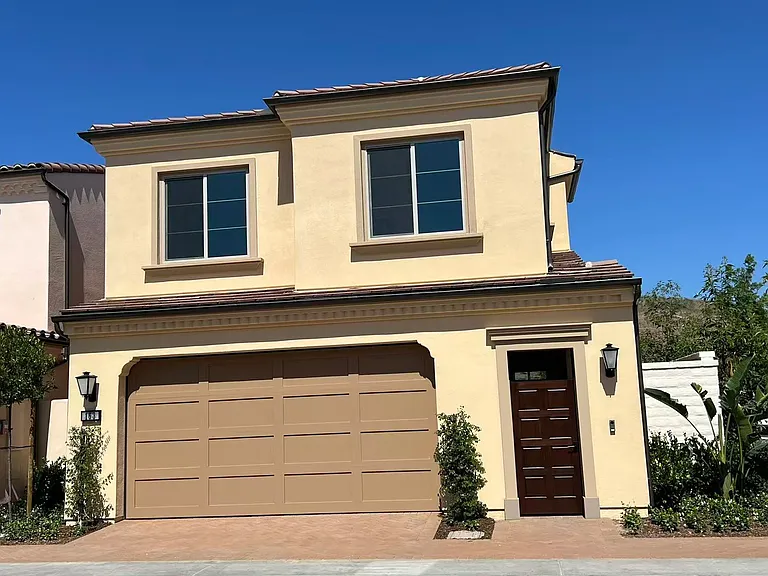 163 Pisano — Photo 1