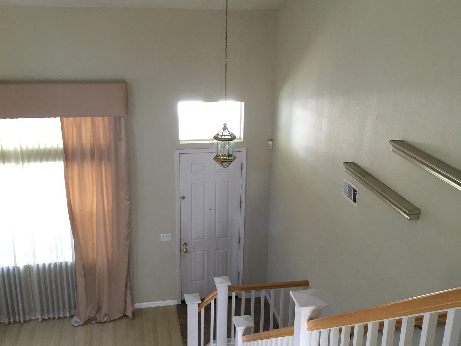 3 bed, 2.5 bath, 1704 sqft, $4,300 — Photo 3