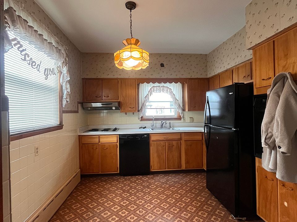 1st image of 163 Breckenridge St #1