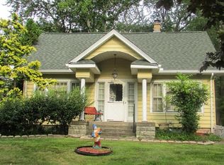 1377 Belrose Rd, Mayfield Heights, OH 44124