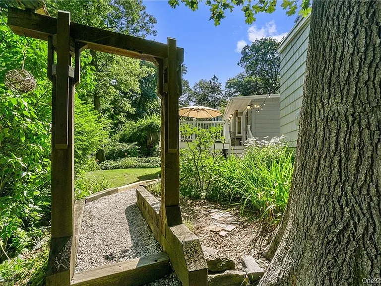 64 Pine Cliff Rd — Photo 33