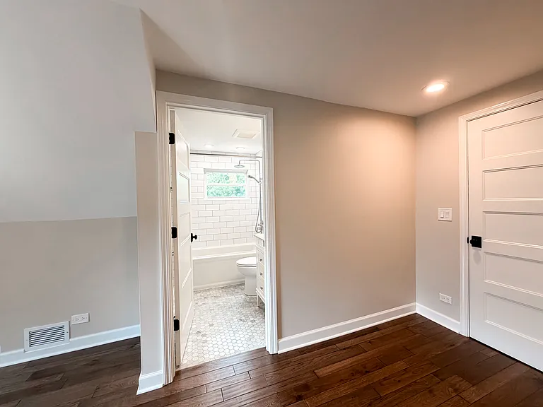 26W416 Macarthur Ave — Photo 18