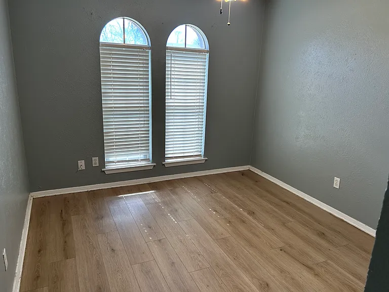 6045 Hillcrest Dr — Photo 9