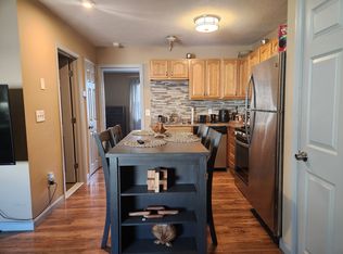 10 East St APT 103, Cranston, RI 02920