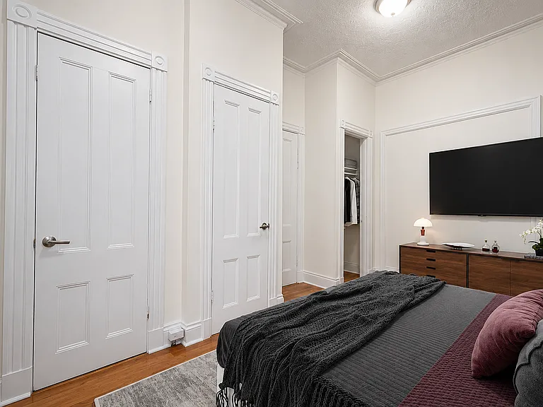 443 Hancock St #2 — Photo 4