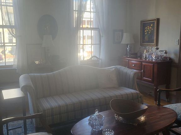3rd image of 416 Court St