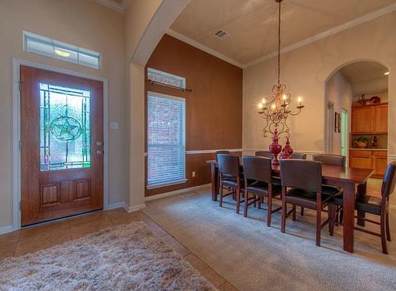 4th image of 2804 Plantation Dr