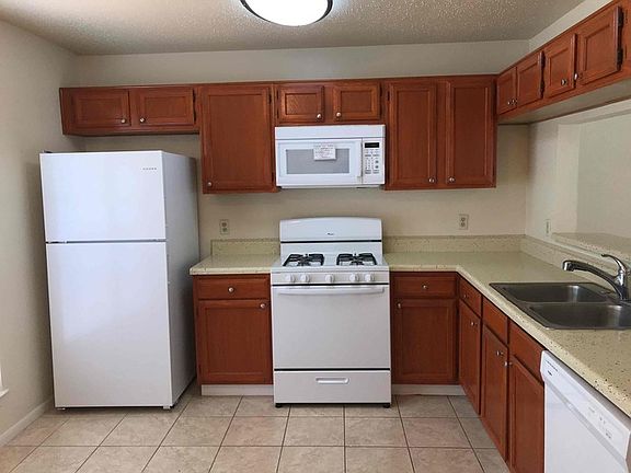 4th image of 6906 Prairie Village Dr