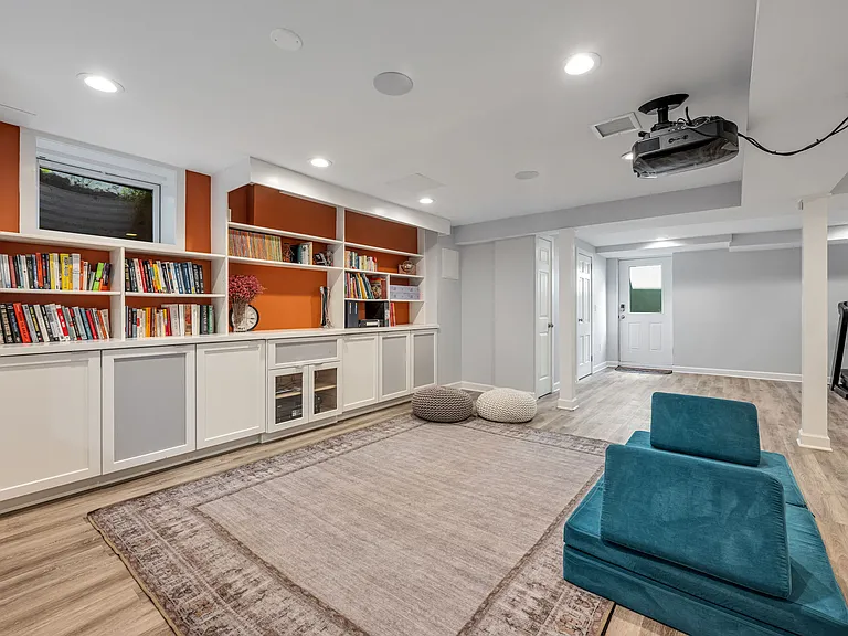 496 Lincoln Ave — Photo 31