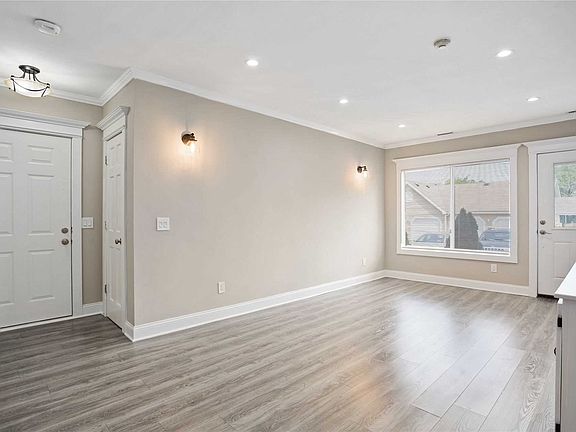 2nd image of 27 Eric Dr