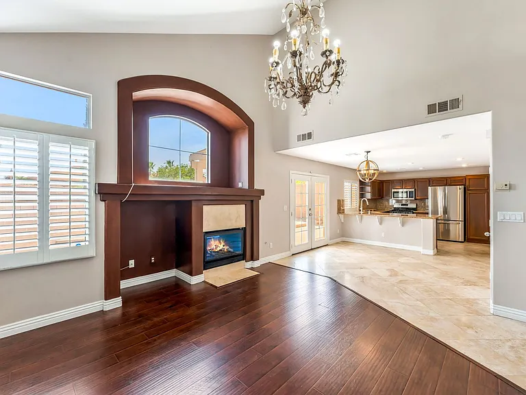 10401 Horseback Ridge Ave — Photo 8