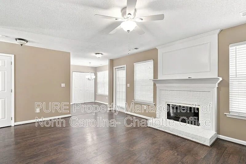 3 bed, 2.5 bath, 2135 sqft, $2,180 — Photo 1