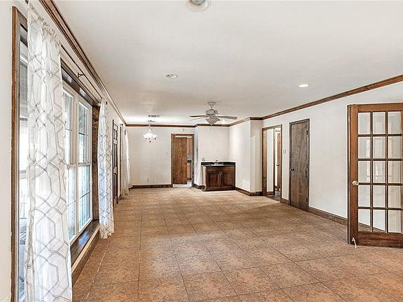 3rd image of 8554 Fordham Ct