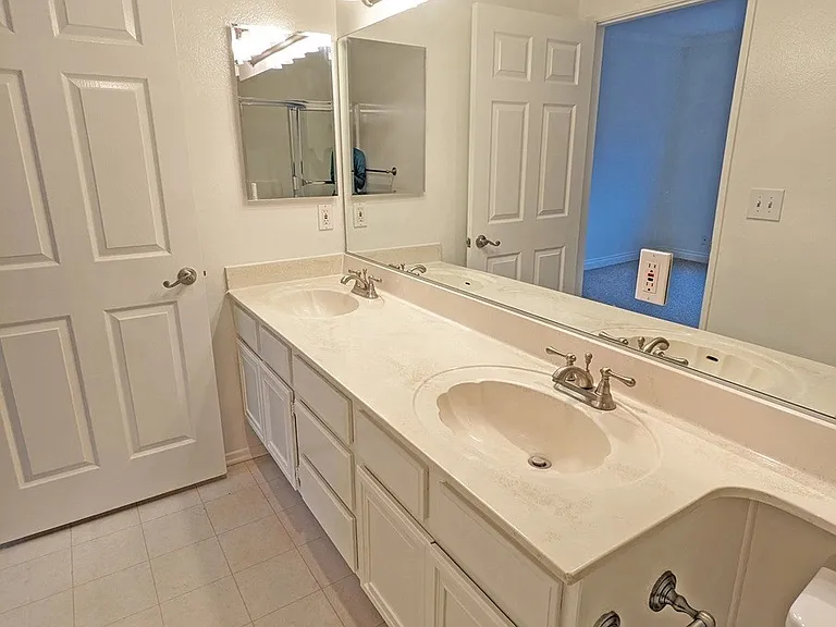 4454 Coldwater Canyon Ave #201 — Photo 12
