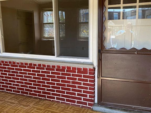3rd image of 8048 Eastdale Rd