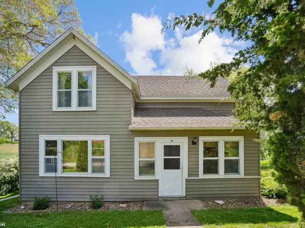 104 Roosevelt St, Marshalltown, IA 50158
