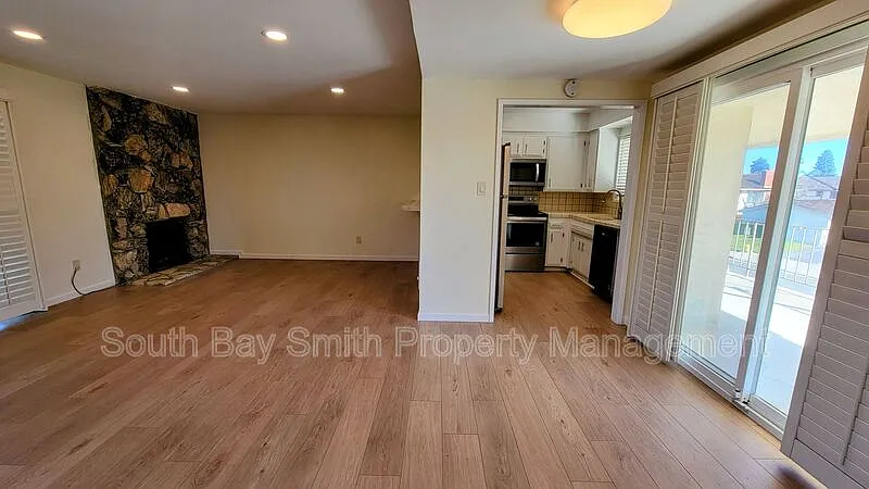 1 bed, 2.0 bath, 1117 sqft, $2,800 — Photo 4