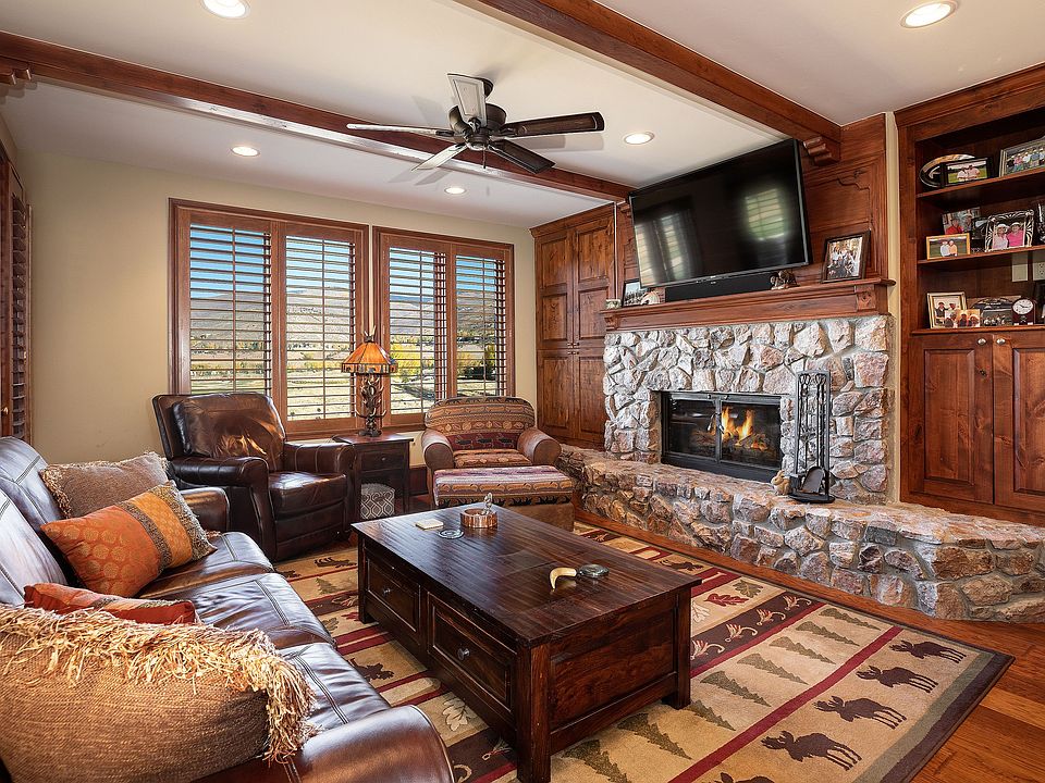 1st image of 600 Sawatch Dr #105