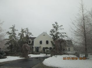 7974 Parkside Ct, Jenison, MI 49428
