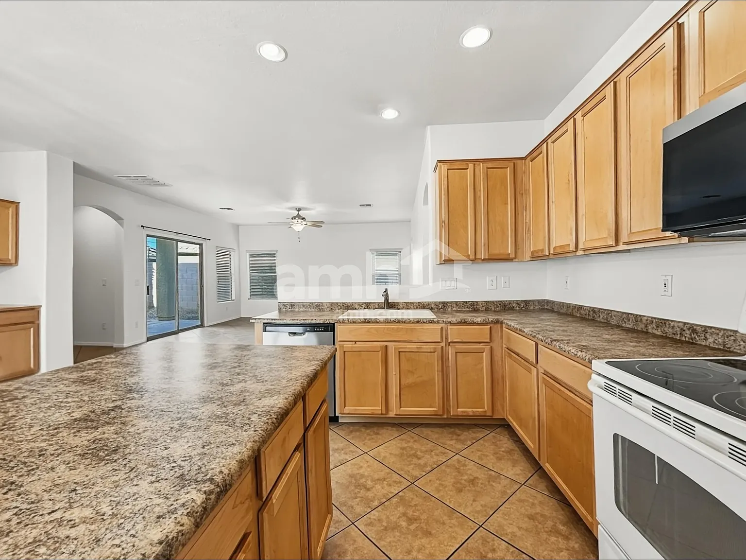 4 bed, 2.0 bath, 1746 sqft, $1,895 — Photo 3