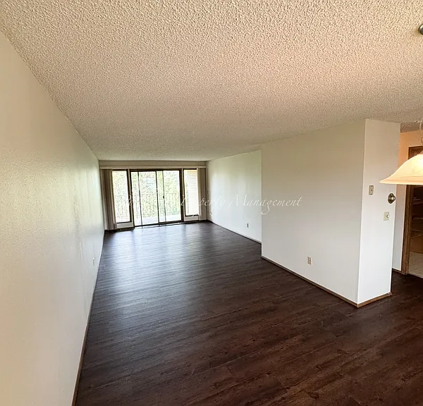 403 La Villa Dr — Photo 1