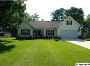 611 7th St NE, Arab, AL 35016