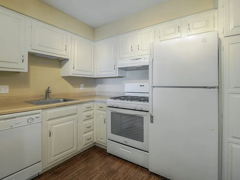 9400-9430 W 81st St — Photo 18