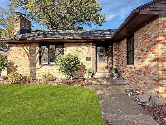2nd image of 2115 Anderson Dr SE