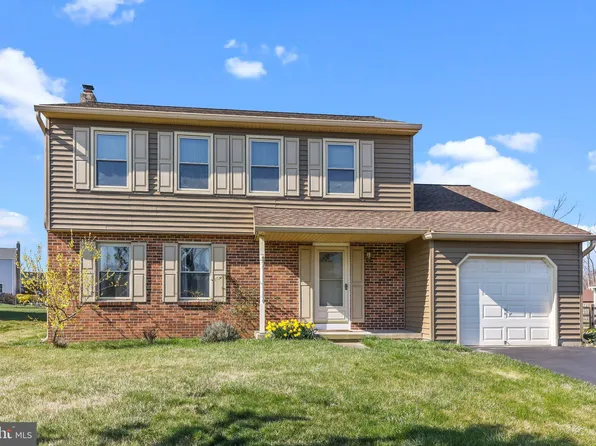 4 Danbridge Dr, Horsham, PA 19044