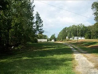 2915 Gillsville Hwy photo 1