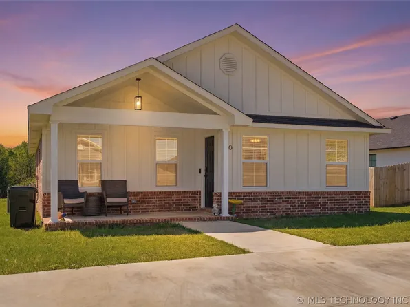 670 W Creek Ave, Sallisaw, OK 74955