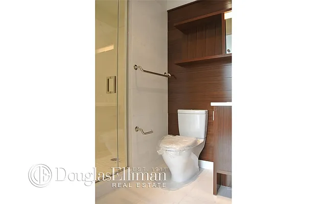 Rented by Douglas Elliman | media 7