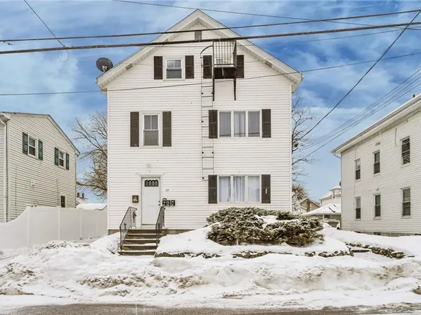 35 Laurel St, Pawtucket, RI 02860