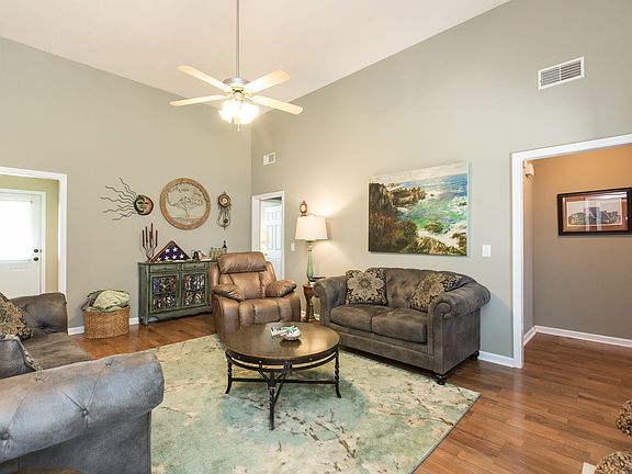 3rd image of 3118 Lamura Ln