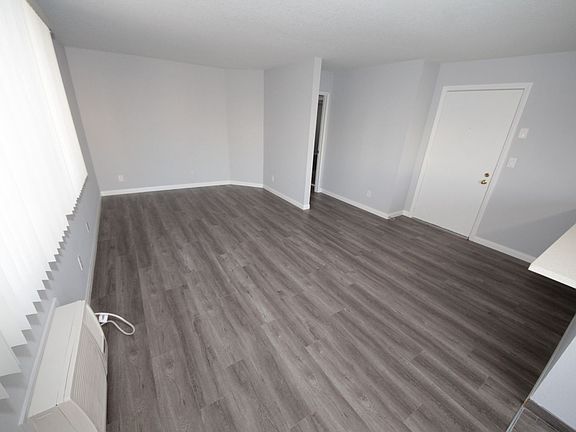 3rd image of 1535 Amherst Ave APT 302