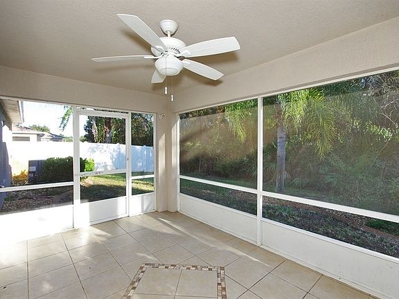 4th image of 231 Dahoon Holly Dr