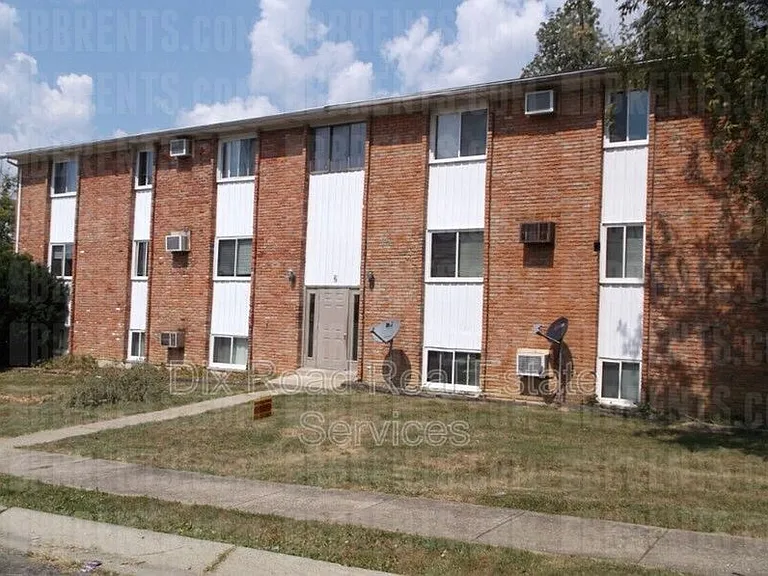 2 Hampshire Ct #10 — Photo 11