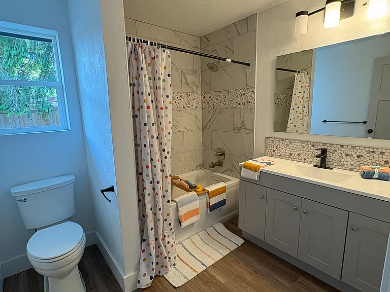 4901 NE 1st St — Photo 13