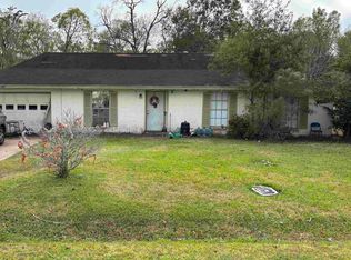 4895 Belmont St, Beaumont, TX 77707