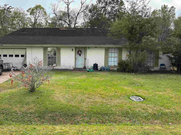 4895 Belmont St, Beaumont, TX 77707