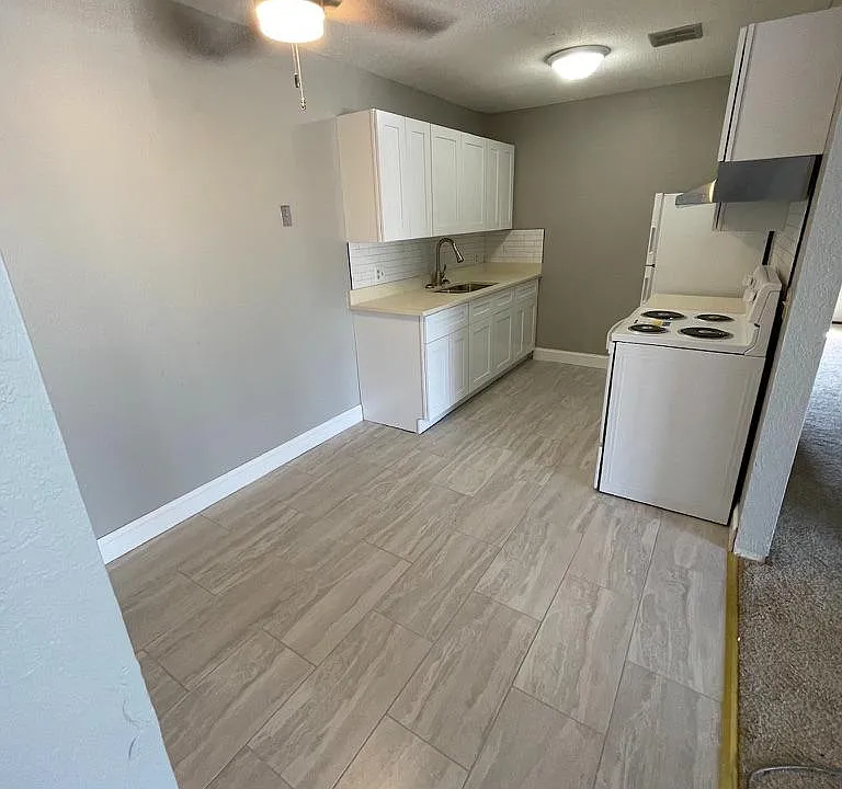 756 Hall Ave #H304