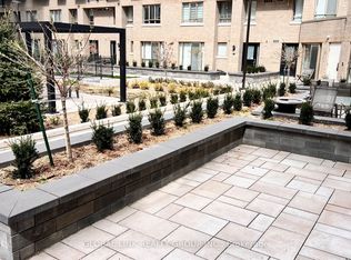 38 Hollywood Ave #110, Toronto, ON M2N 6S5