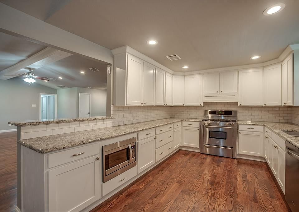 1st image of 8910 Echo Valley Dr