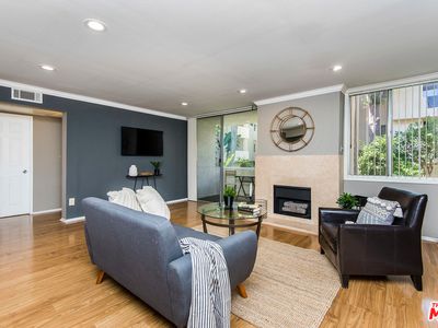 5325 Newcastle Ave Encino Ca Apartments For Rent Zillow