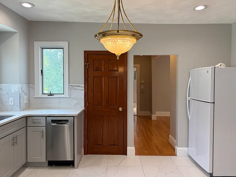 1 Oak Grove Ct — Photo 12