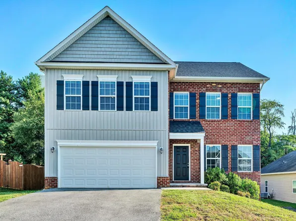2049 Lawson Ln, Vinton, VA 24179