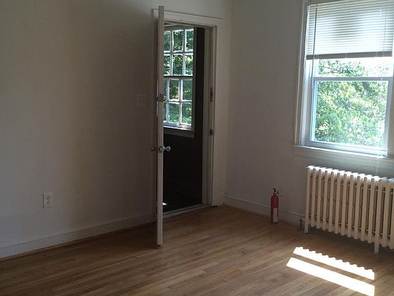 Living room/Entry