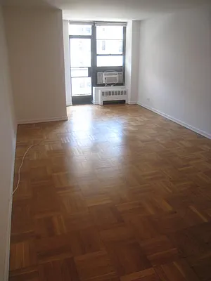 Rented by City Connections Realty | media 3