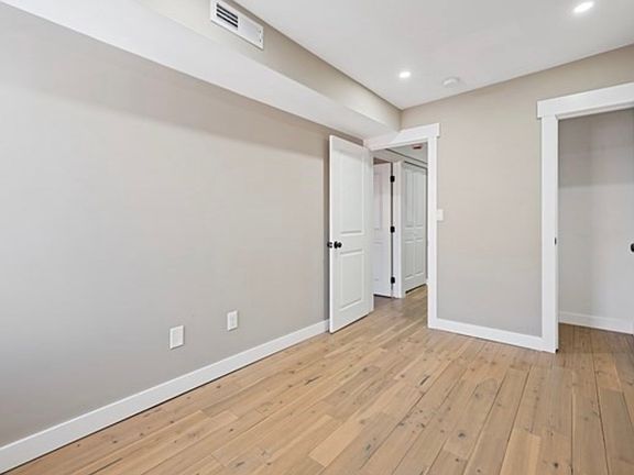 5th image of 5 Monmouth St Floor 3