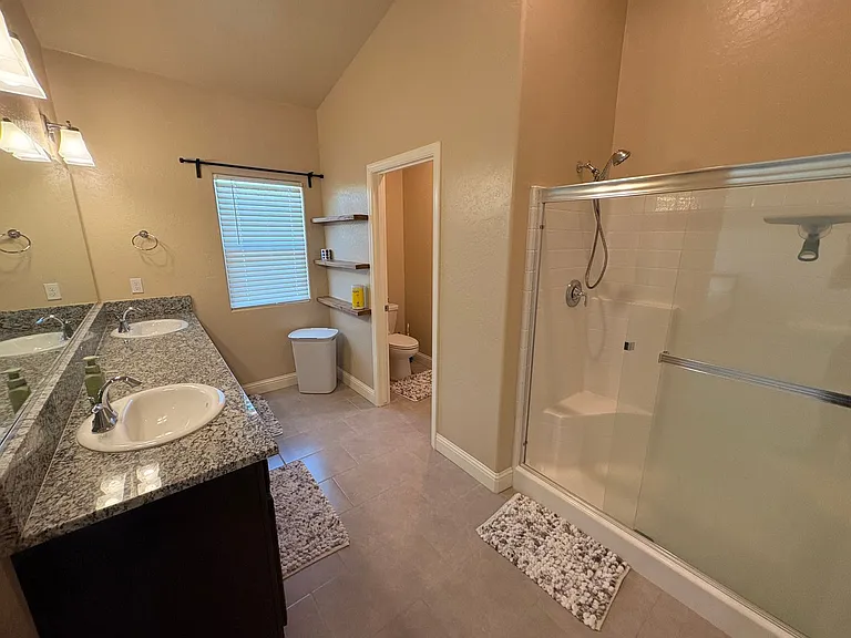 1121 S Manzanita St — Photo 10